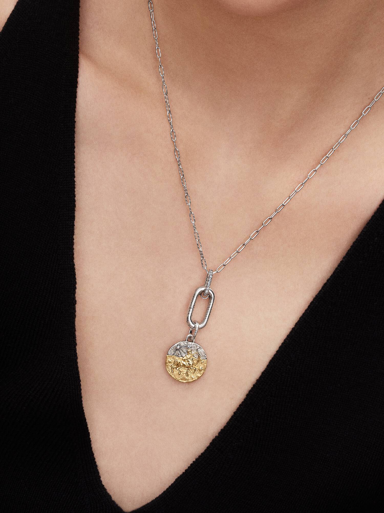 Talisman de tip medalion cu semnul zodiacal Săgetător