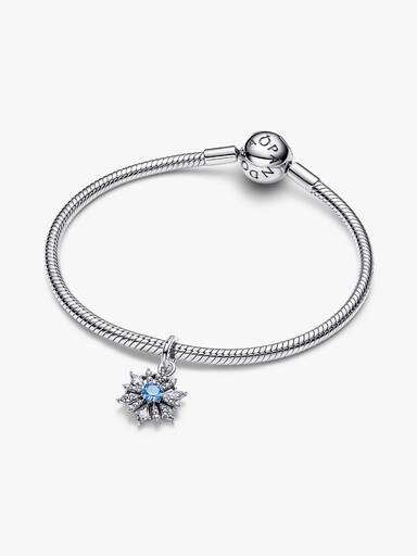 Talisman cu pandantiv cu fulg de zăpadă inspirat de Regina Elsa din Regatul de gheață de la Disney