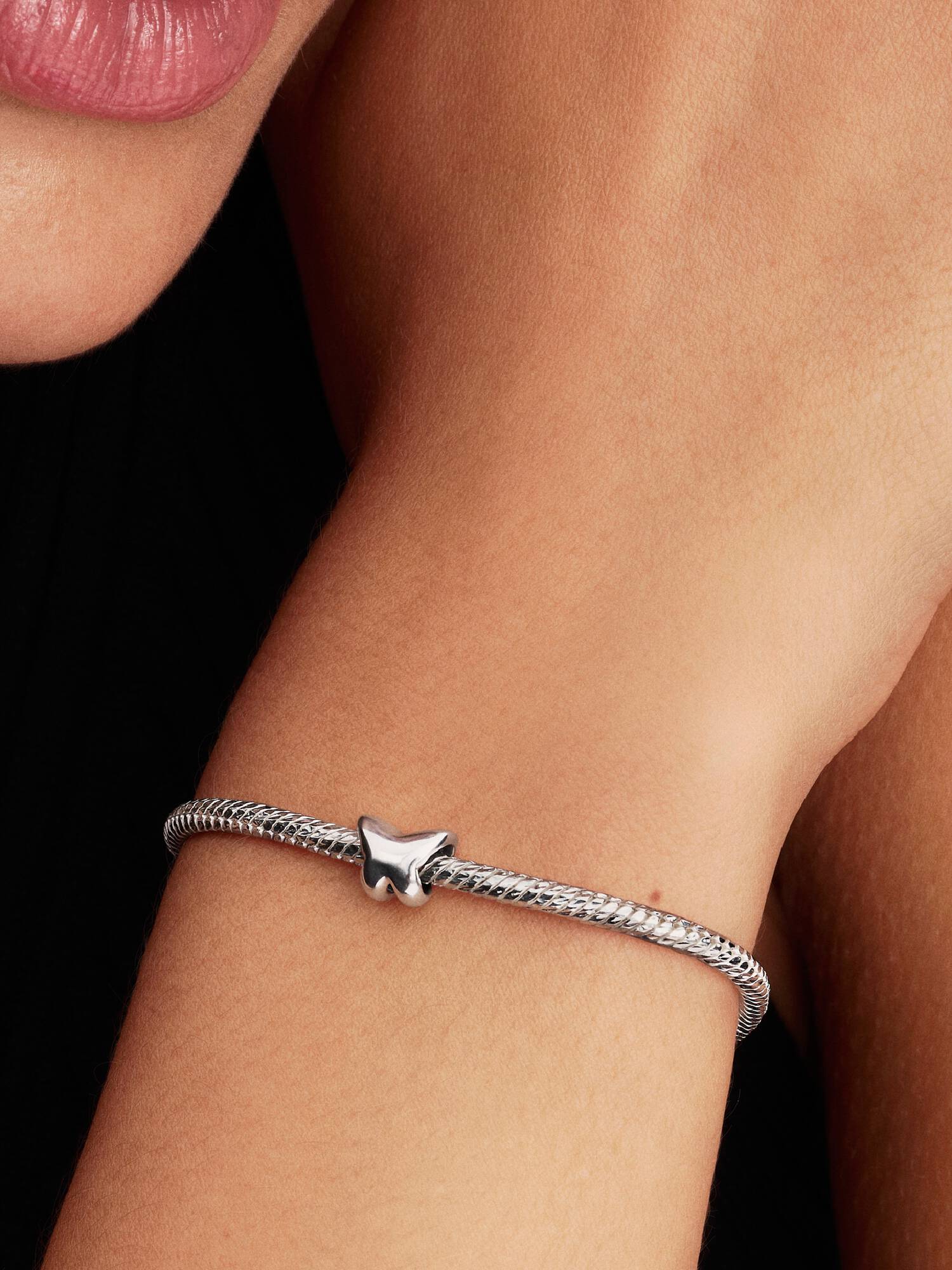 Mini talisman cu fluture