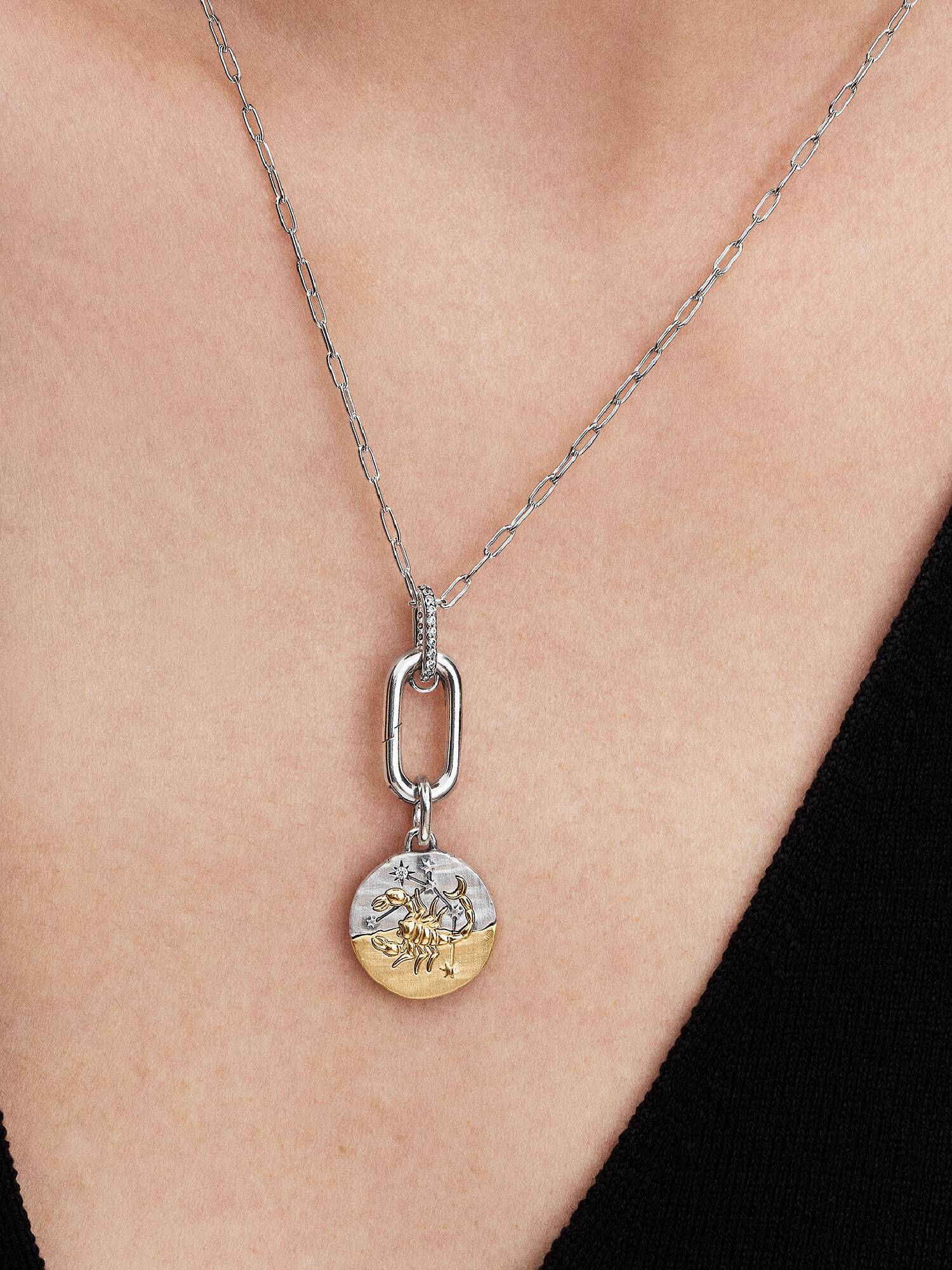 Talisman de tip medalion cu semnul zodiacal Scorpion