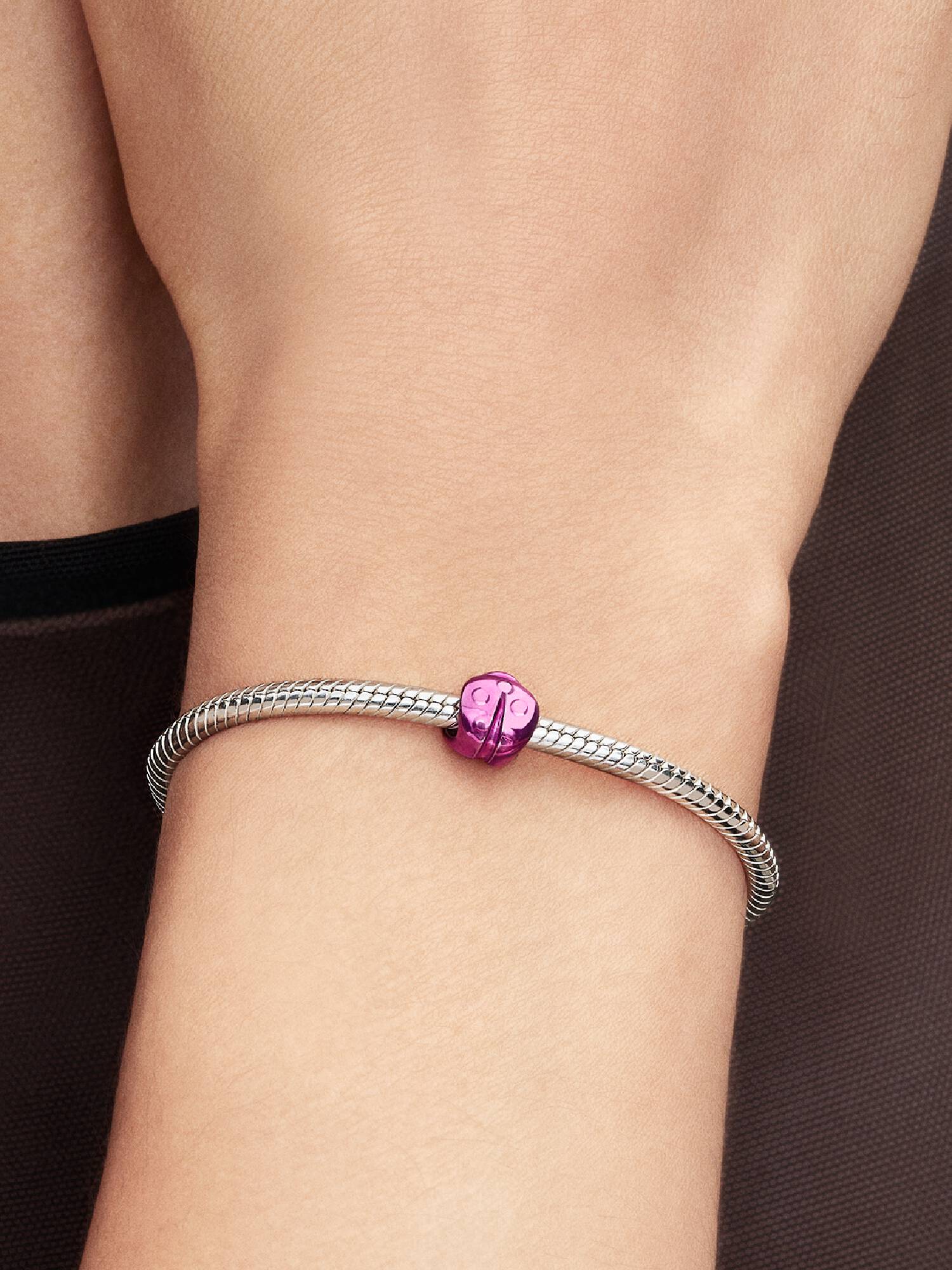 Mini talisman cu buburuză roz