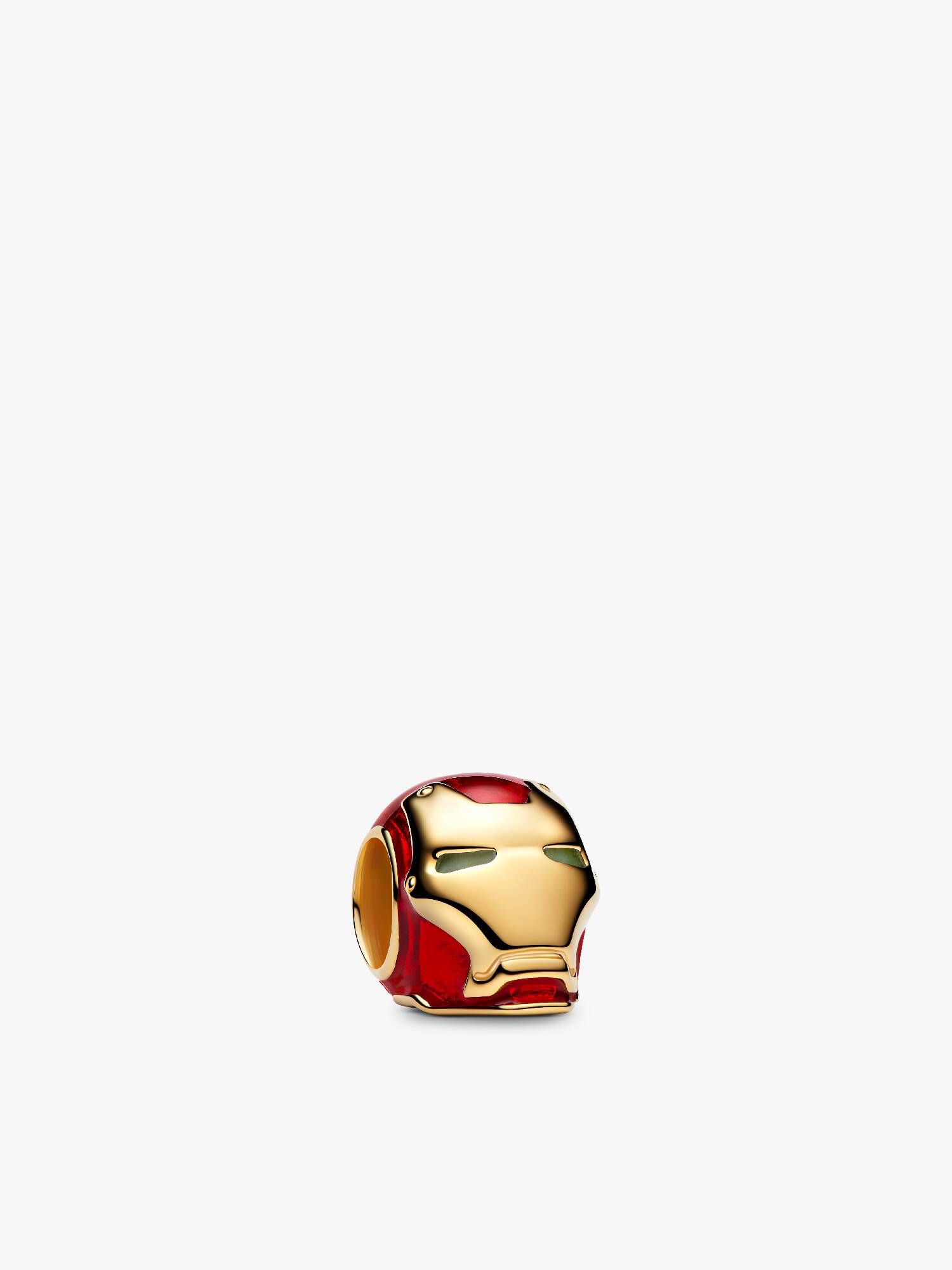 Talisman cu cască inspirat de Omul de Fier de la Marvel