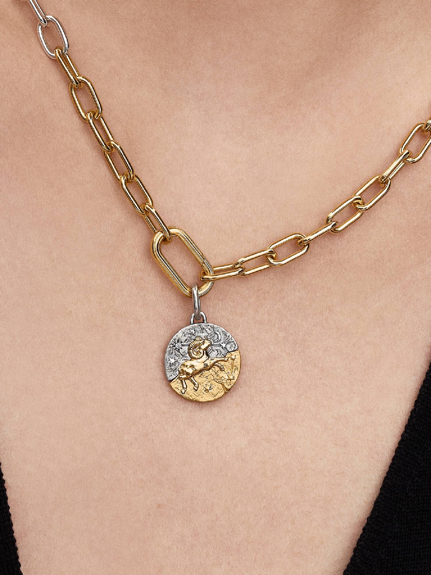 Talisman de tip medalion cu semnul zodiacal Berbec