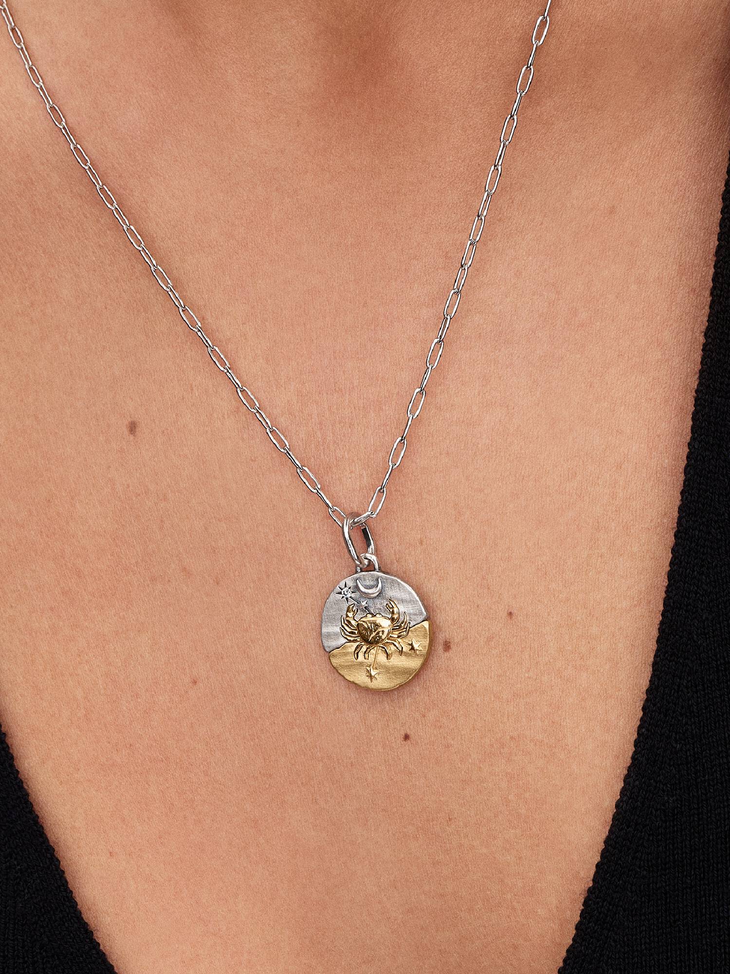 Talisman de tip medalion cu semnul zodiacal Rac